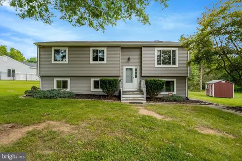 7259 Twilight Ct, Warrenton, VA 20187