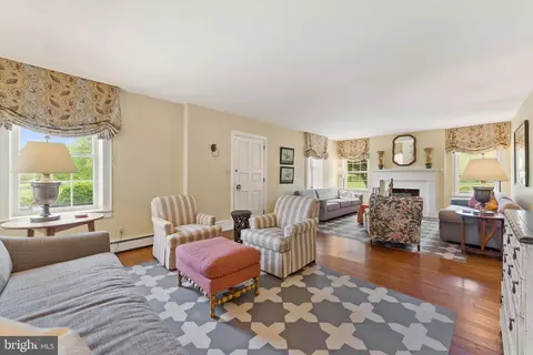 Living - 6370 6378 John Barton Payne Rd, Marshall, VA 20115 photo 1 of 8