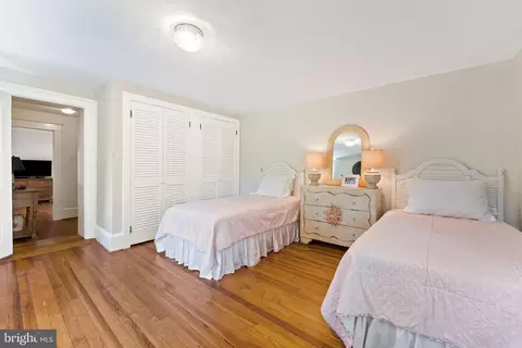 Bedroom - 6370 6378 John Barton Payne Rd, Marshall, VA 20115 photo 4 of 8