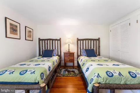 Bedroom - 6370 6378 John Barton Payne Rd, Marshall, VA 20115 photo 7 of 8