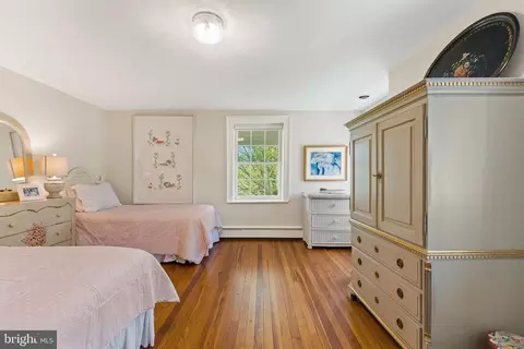 Bedroom - 6370 6378 John Barton Payne Rd, Marshall, VA 20115 photo 3 of 8