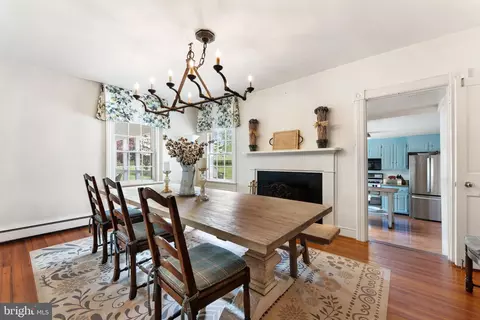Dining - 6370 6378 John Barton Payne Rd, Marshall, VA 20115 photo 3 of 4