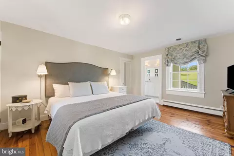 Bedroom - 6370 6378 John Barton Payne Rd, Marshall, VA 20115 photo 2 of 8