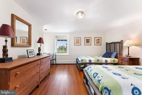 Bedroom - 6370 6378 John Barton Payne Rd, Marshall, VA 20115 photo 5 of 8