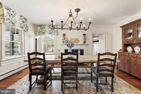 Dining - 6370 6378 John Barton Payne Rd, Marshall, VA 20115 photo 2 of 4