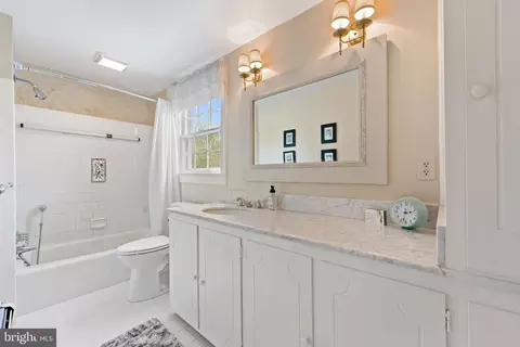 Bath - 6370 6378 John Barton Payne Rd, Marshall, VA 20115 photo 2 of 2