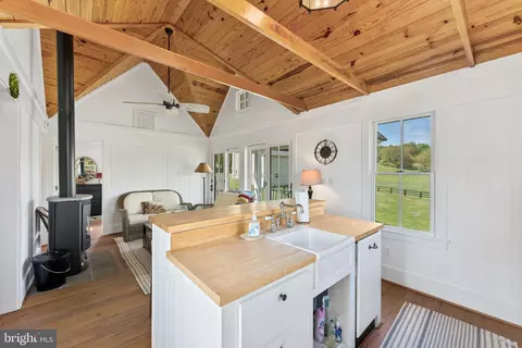 Kitchen - 6370 6378 John Barton Payne Rd, Marshall, VA 20115 photo 6 of 7