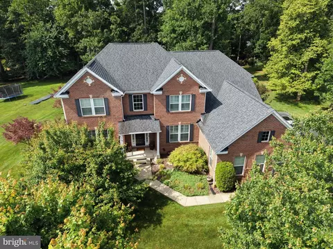 8025 Side Hill Dr, Warrenton, VA 20187