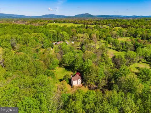 12151 Deerfield Ln, Amissville, VA 20106