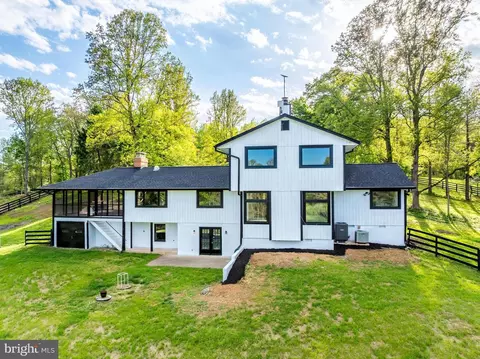 Exterior - 6891 Wilson Rd, Marshall, VA 20115 photo 5 of 32