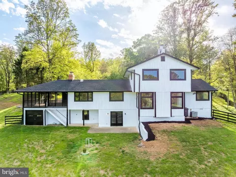 Exterior - 6891 Wilson Rd, Marshall, VA 20115 photo 4 of 32