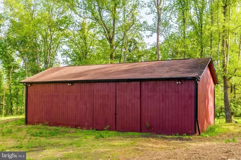 Exterior - 6891 Wilson Rd, Marshall, VA 20115 photo 30 of 32