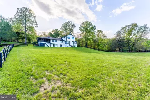Exterior - 6891 Wilson Rd, Marshall, VA 20115 photo 23 of 32