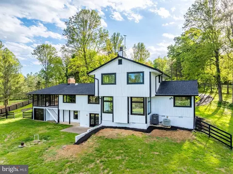 Exterior - 6891 Wilson Rd, Marshall, VA 20115 photo 6 of 32