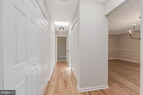 Entry Way - 6891 Wilson Rd, Marshall, VA 20115 photo 4 of 8