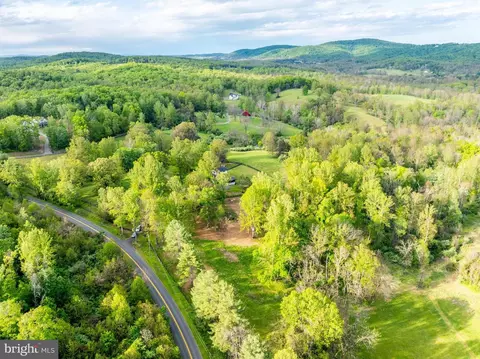 View/Area - 6891 Wilson Rd, Marshall, VA 20115 photo 4 of 15