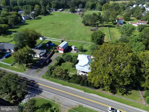 View/Area - 4102 Rectortown Rd, Marshall, VA 20115 photo 5 of 7
