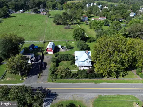 View/Area - 4102 Rectortown Rd, Marshall, VA 20115 photo 6 of 7