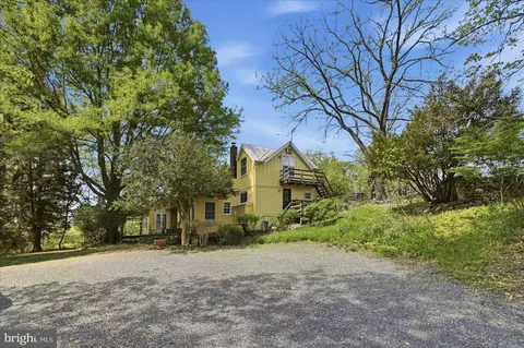 Exterior - 2674 Five Points Rd, Marshall, VA 20115 photo 4 of 14