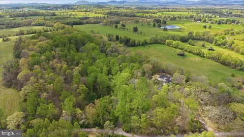 View/Area - 2674 Five Points Rd, Marshall, VA 20115 photo 8 of 8