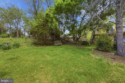 Exterior - 2674 Five Points Rd, Marshall, VA 20115 photo 13 of 14