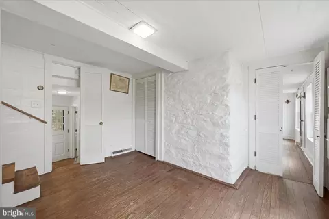Entry Way - 2674 Five Points Rd, Marshall, VA 20115 photo 8 of 13