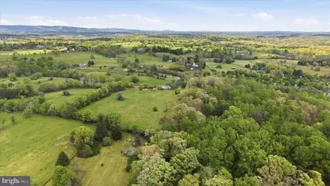View/Area - 2674 Five Points Rd, Marshall, VA 20115 photo 6 of 8