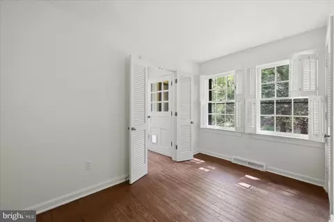 Entry Way - 2674 Five Points Rd, Marshall, VA 20115 photo 7 of 13