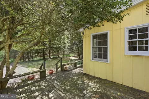 Exterior - 2674 Five Points Rd, Marshall, VA 20115 photo 10 of 14