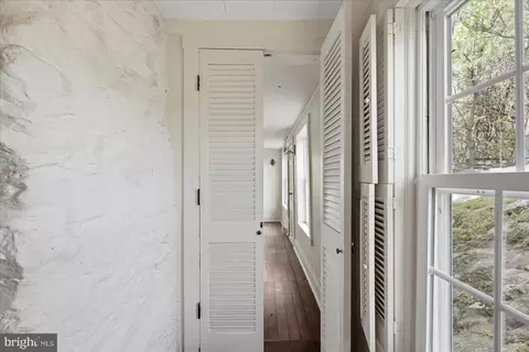 Entry Way - 2674 Five Points Rd, Marshall, VA 20115 photo 9 of 13