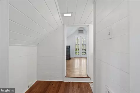 Entry Way - 2674 Five Points Rd, Marshall, VA 20115 photo 13 of 13
