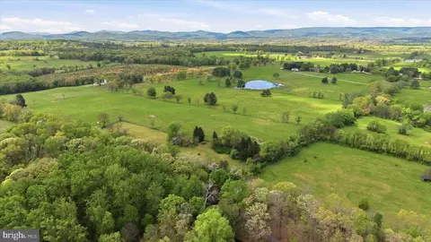 View/Area - 2674 Five Points Rd, Marshall, VA 20115 photo 2 of 8
