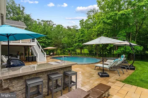 9801 Thoroughbred Rd, Warrenton, VA 20187