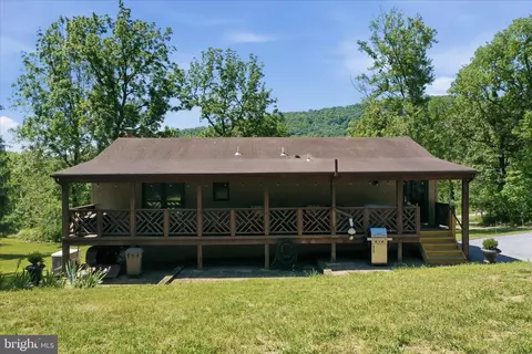 Exterior - 13010 Belle Meade Ln, Markham, VA 22643 photo 7 of 14