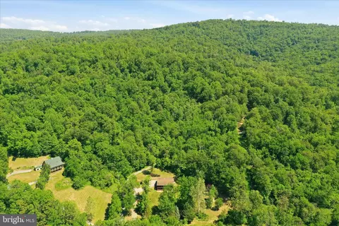 View/Area - 13010 Belle Meade Ln, Markham, VA 22643 photo 3 of 7