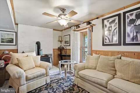 Living - 13010 Belle Meade Ln, Markham, VA 22643 photo 1 of 1
