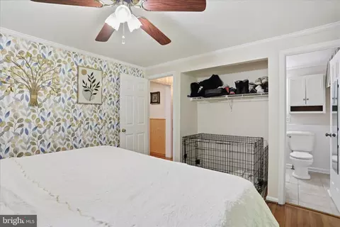 Bedroom - 13010 Belle Meade Ln, Markham, VA 22643 photo 2 of 5