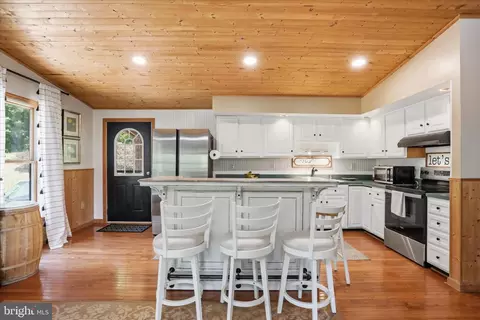 Kitchen - 13010 Belle Meade Ln, Markham, VA 22643 photo 1 of 5