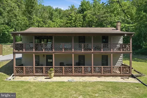 Exterior - 13010 Belle Meade Ln, Markham, VA 22643 photo 2 of 14