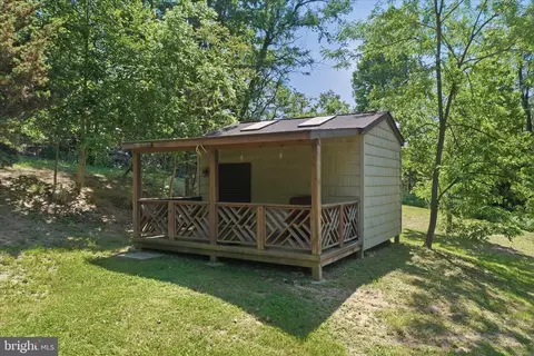 Exterior - 13010 Belle Meade Ln, Markham, VA 22643 photo 5 of 14