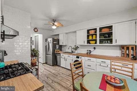 Kitchen - 740 Cherry Tree Ln, Warrenton, VA 20186 photo 3 of 3