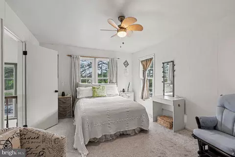 Bedroom - 740 Cherry Tree Ln, Warrenton, VA 20186 photo 2 of 4