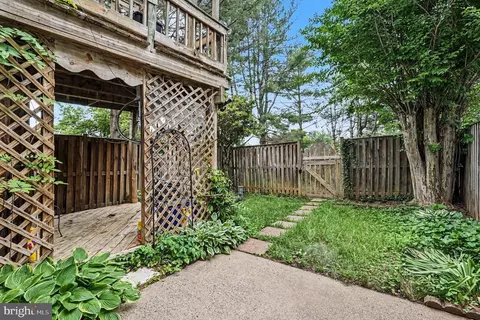 Exterior - 740 Cherry Tree Ln, Warrenton, VA 20186 photo 4 of 6