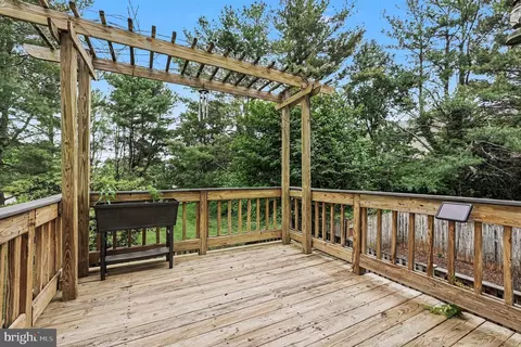 Exterior - 740 Cherry Tree Ln, Warrenton, VA 20186 photo 3 of 6