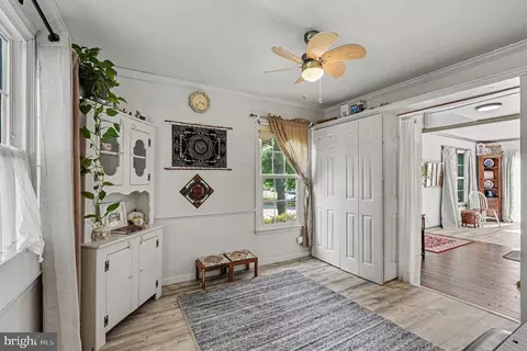 Entry Way - 740 Cherry Tree Ln, Warrenton, VA 20186 photo 2 of 2