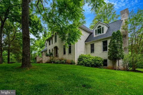 7929 Wellington Dr, Warrenton, VA 20186