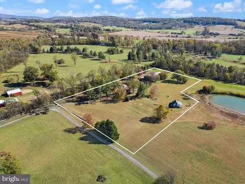7099 Glen Curtiss Ln, Warrenton, VA 20187