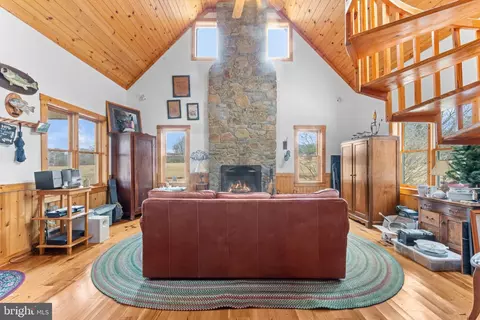 7099 Glen Curtiss Ln, Warrenton, VA 20187