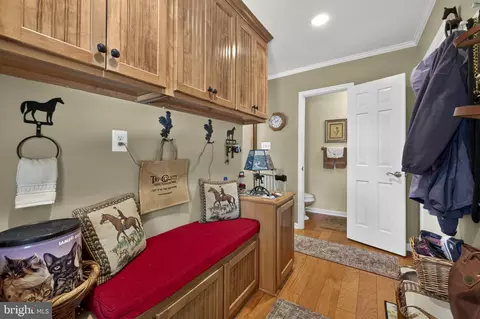 Entry Way - 3934 Rectortown Rd, Marshall, VA 20115 photo 3 of 4