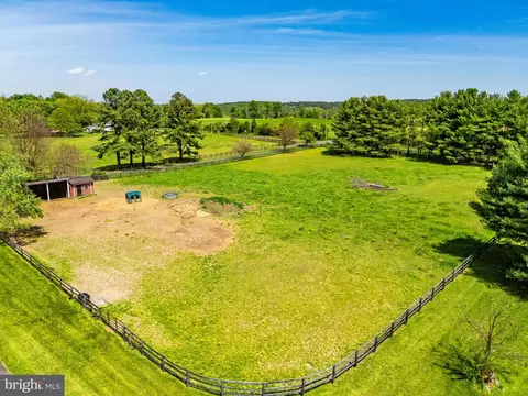 View/Area - 3934 Rectortown Rd, Marshall, VA 20115 photo 5 of 7